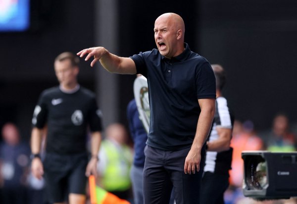 冬窗再追格伊？英媒：莱奥尼重伤，利物浦冬窗可能再签后场球员